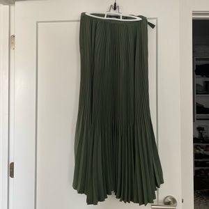 Theory Pleated Maxi Skirt size 4
